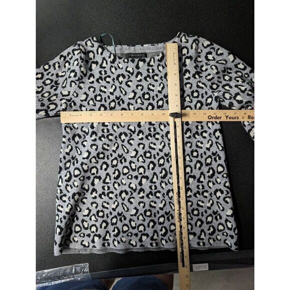 Tahari Leopard Sweater Animal Print Cuffed Sleeves Size XS - Picture 5 of 5